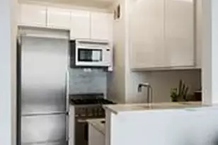 322 W 57th St, New York City, NY 10019 - Photo 4