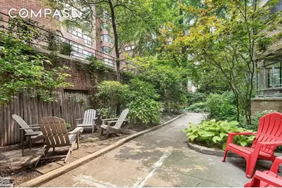 440 E 56th Street #8C, New York, NY 10022 - Photo 10