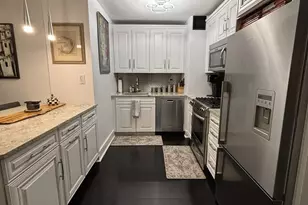 305 E 40th St, New York, NY 10017 - Photo 2