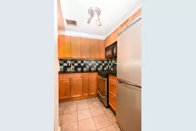 9 Barrow Street #4B, New York, NY 10014 - Photo 4