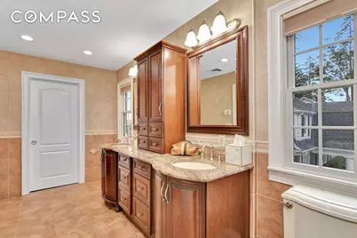 215 Lawrence Avenue, New York City, NY 10310 - Photo 18