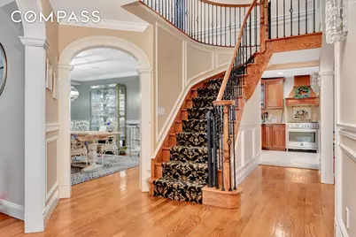 215 Lawrence Avenue, New York, NY 10310 - Photo 2