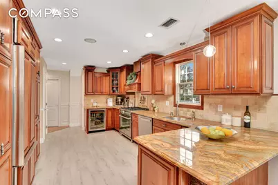 215 Lawrence Avenue, New York, NY 10310 - Photo 10