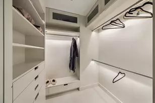 200 E 69th St, New York, NY 10021 - Photo 12