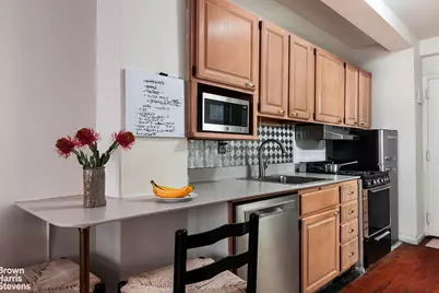 433 W 34th Street #5M, New York City, NY 10001 - Photo 4