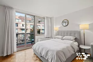 393 W 49th St, New York City, NY 10019 - Photo 4