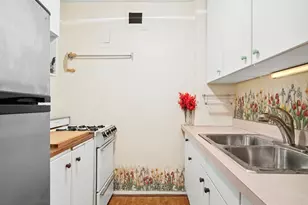 210 E 15th St, New York City, NY 10003 - Photo 14