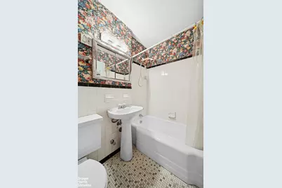 210 E 15th Street #2D, New York, NY 10003 - Photo 8