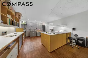 219 E 49th St, New York City, NY 10017 - Photo 10