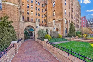 71 Ocean Pkwy, New York City, NY 11218 - Photo 2