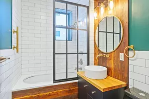 25-25 Newtown Ave, New York City, NY 11102 - Photo 12