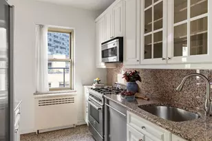 415 E 52nd St, New York City, NY 10022 - Photo 6