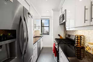 320 W 89th St, New York City, NY 10024 - Photo 8