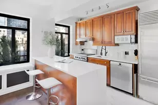 25 W 54th St, New York, NY 10019 - Photo 8