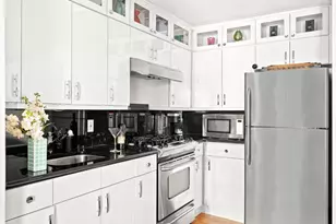 340 W 11th St, New York City, NY 10014 - Photo 4
