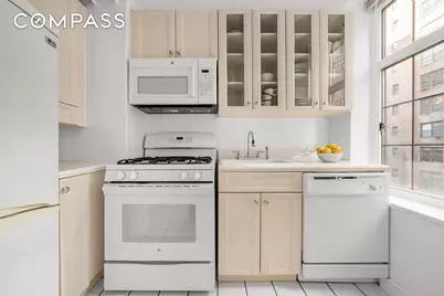 405 W 23rd Street #9I, New York City, NY 10011 - Photo 4