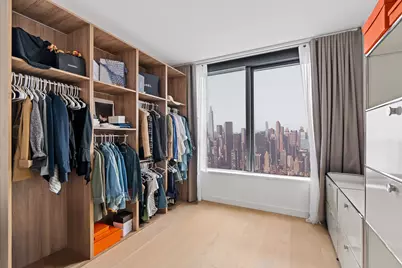 3 Court Square #2902, New York City, NY 11101 - Photo 4