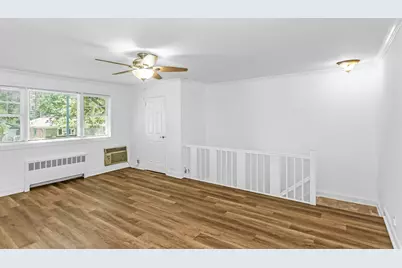 78-07 Springfield Boulevard #UPPER, New York City, NY 11364 - Photo 4