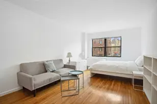 186 W 80th St, New York City, NY 10024 - Photo 2