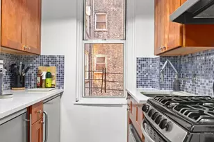 306 W 100th St, New York City, NY 10025 - Photo 4