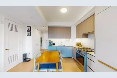 3 Court Square #4205, New York City, NY 11101 - Photo 2