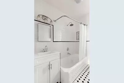 1701 Albemarle Road #E8, New York City, NY 11226 - Photo 8