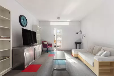 1701 Albemarle Road #E8, New York City, NY 11226 - Photo 2