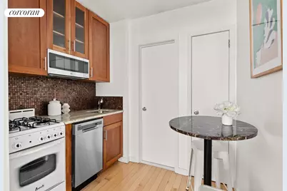 20 Jane Street #2D, New York City, NY 10014 - Photo 4