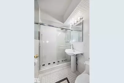 200 E 78th Street #9A, New York, NY 10075 - Photo 6