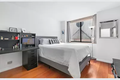 330 E 75th Street #3F, New York, NY 10021 - Photo 4