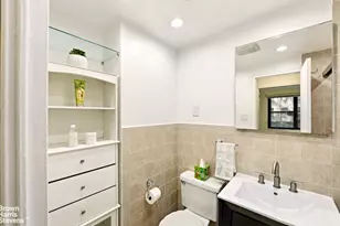 305 E 40th St, New York City, NY 10017 - Photo 10