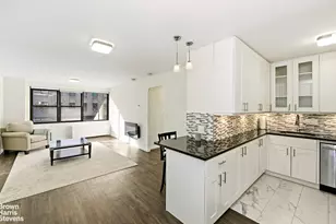 305 E 40th St, New York City, NY 10017 - Photo 2