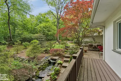 383 W 254th Street, New York City, NY 10471 - Photo 6