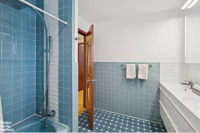383 W 254th Street, New York City, NY 10471 - Photo 44