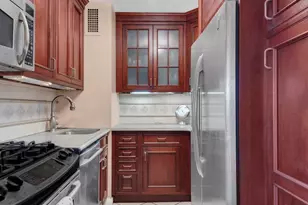 201 E 17th St, New York City, NY 10003 - Photo 4