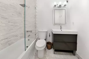 211 W 71st St, New York City, NY 10023 - Photo 6