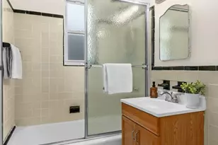 915 E 17th St, New York City, NY 11230 - Photo 6