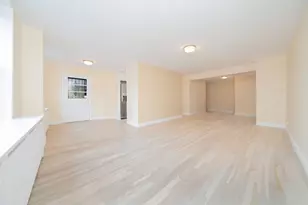 35-20 Leverich St, New York City, NY 11377 - Photo 2