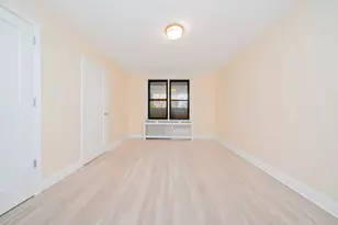 35-20 Leverich St, New York City, NY 11377 - Photo 8