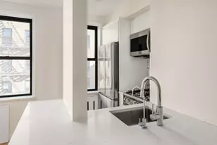 60 E 9th St, New York City, NY 10003 - Photo 4