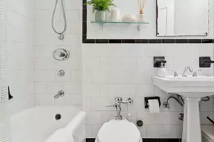 400 E 52nd St, New York City, NY 10022 - Photo 12