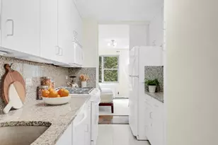 360 E 72nd St, New York City, NY 10021 - Photo 4