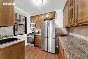 21-28 35th St, New York City, NY 11105 - Photo 4