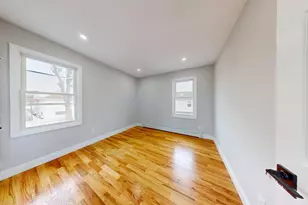 136-11 Brookville Blvd, New York City, NY 11422 - Photo 18
