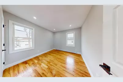 136-11 Brookville Boulevard, New York City, NY 11422 - Photo 18