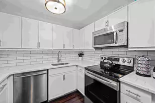 9985 Shore Rd, New York City, NY 11209 - Photo 4
