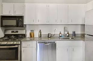 333 E 45th St, New York City, NY 10017 - Photo 4