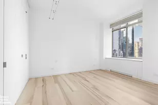 236 E 47th St, New York City, NY 10017 - Photo 4