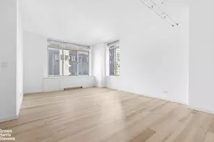 236 E 47th St, New York City, NY 10017 - Photo 2