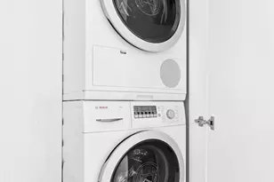 236 E 47th St, New York City, NY 10017 - Photo 14